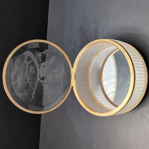 Vintage Round Beveled Glass,Footed,Lidded Etched Jewelry Box. - Picture 4 of 7